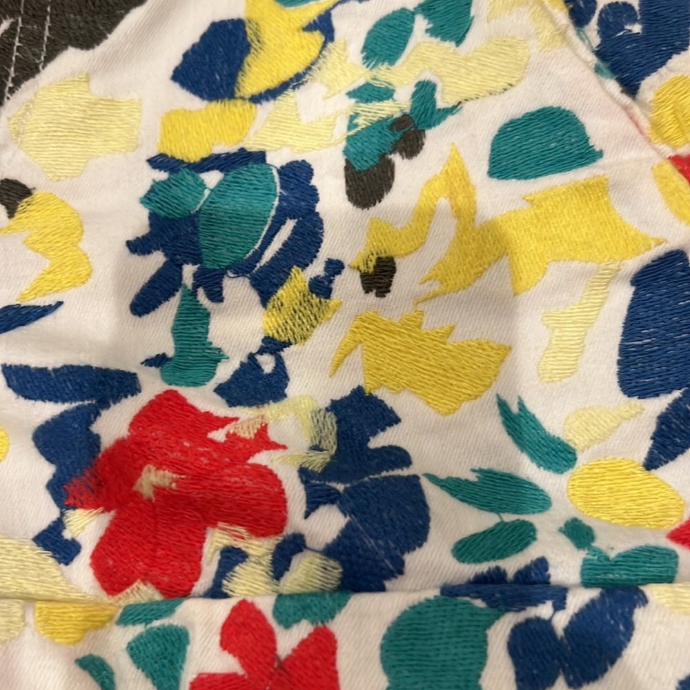 Alice & Olivia beautiful brocade embroidered floral short shorts - Picture 3 of 11